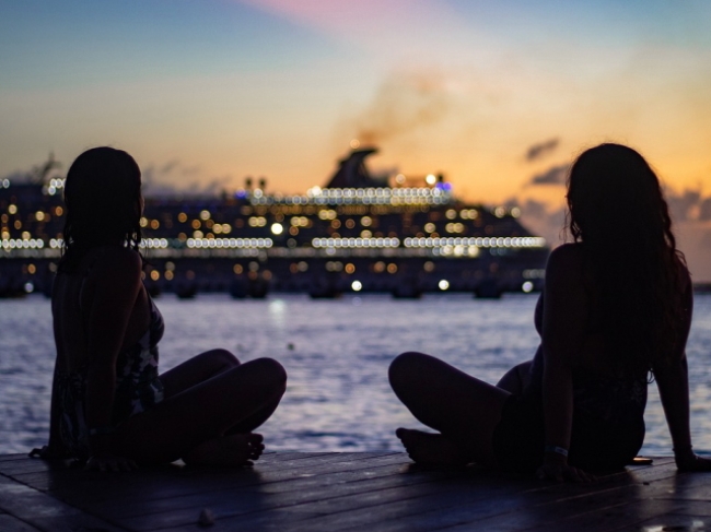 クルーズ旅行の保険はどうする?